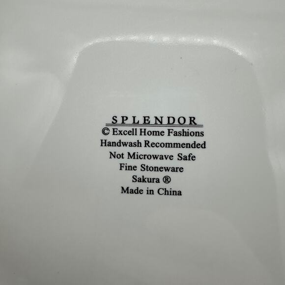 Pair of 2 Vtg Christmas Dinner Plates in Splendor Burgundy by Sakura 2002-04 - Picture 6 of 7